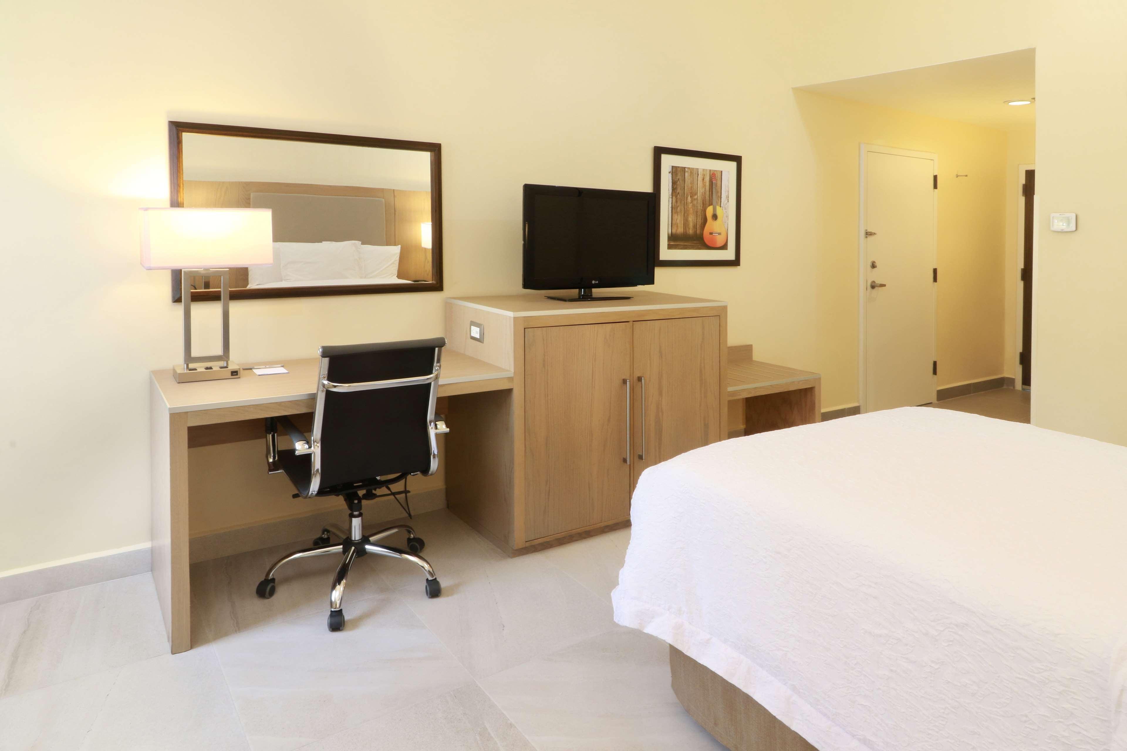 Hampton Inn Monterrey-Airport Apodaca Buitenkant foto