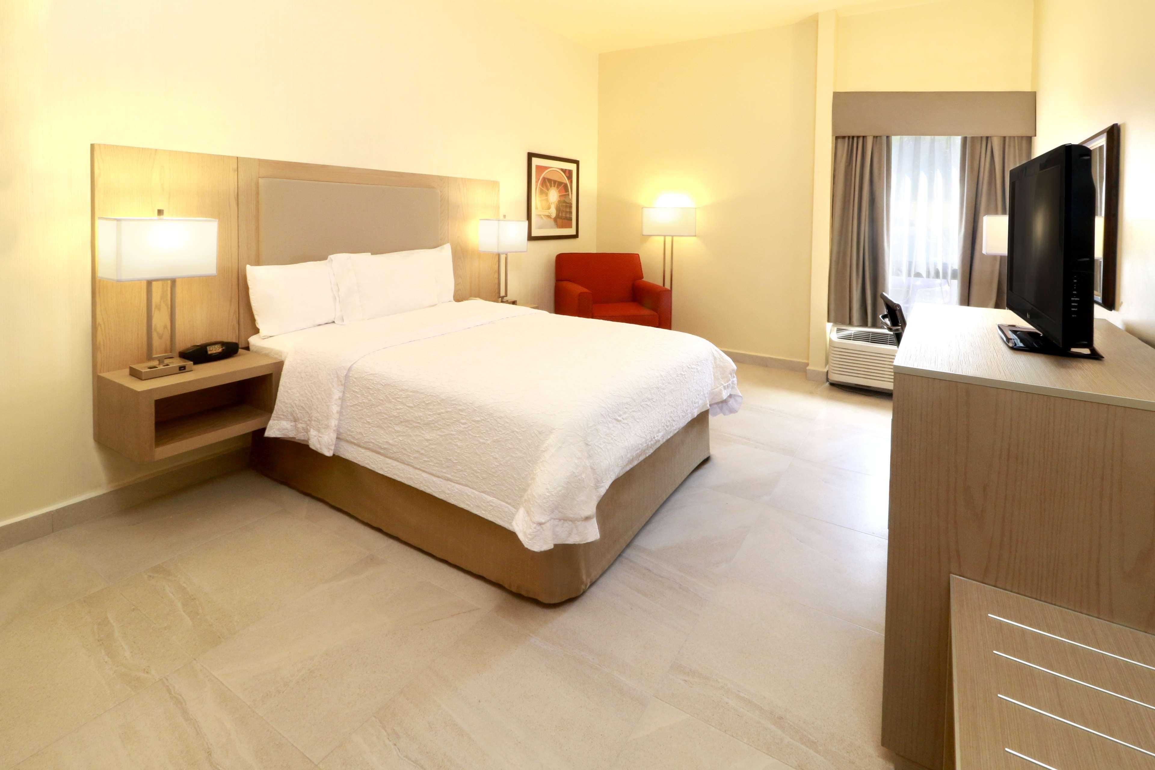Hampton Inn Monterrey-Airport Apodaca Buitenkant foto